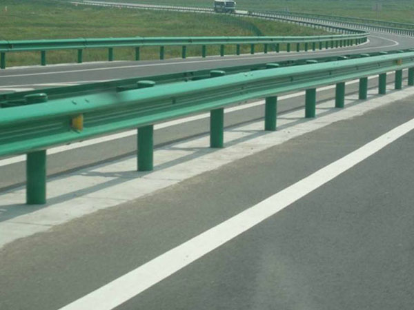 高速公路護(hù)欄板