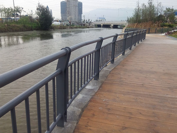 橋梁河道護(hù)欄